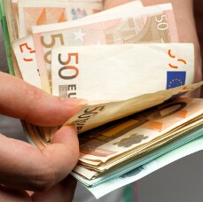 Euro Rebound After Italy Sells Debt