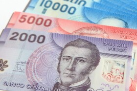 Chile’s Central Bank Holds Main Interest Rate, Peso Advances