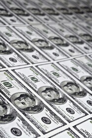 US Dollar Index Rises on Uncertainty