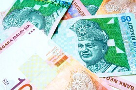 Slower Malaysia’s Growth Weakens Ringgit