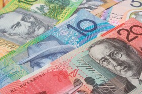 Aussie Falls on Weak GDP