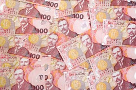 NZ Dollar Stays Flat, Shrugs Off Negative Fundamentals