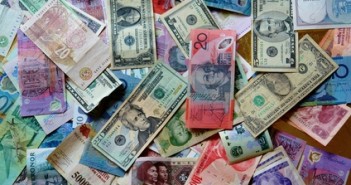 How to spot a currency crisis