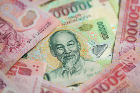 Vietnamese Dong Falls, Officials Believe Exchange Rate Will Be Stable