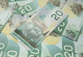 Loonie Trades Mixed on Latest News