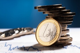 Negative Inflation Sends Euro Lower in Forex Trading