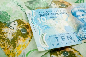 New Zealand Dollar Trims Gains Following Earlier Rally