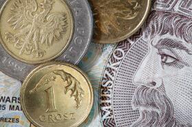 Polish Zloty Weakens Slightly as Growth Forecast Revised Lower