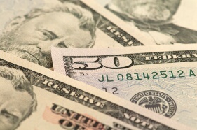 US Dollar Rises on Best US Growth Rates in Two Years