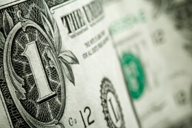 Dollar Erases Earlier Losses on Monday, Unable to Outperform Yen