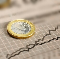 Euro Declines Against US Dollar on Positive US Inflation Data