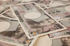 Japanese Yen Rallies After Stocks Sell-Off, Struggles to Keep Gains