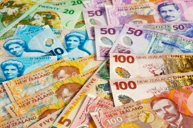 NZ Dollar Drops Despite Improving Business Confidence