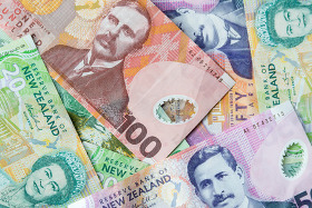 NZ Dollar Fails to Rally, Dragged Down by Risk Aversion