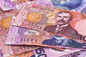 NZ Dollar Weak amid Risk Aversion, Mixed Data