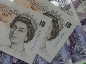 Sterling Weakest on Forex After String of Bad PMIs