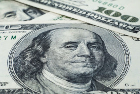 US Dollar Gains As Federal Reserve Announces Unlimited QE